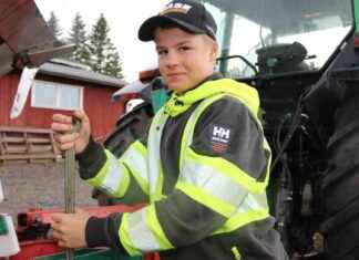 Finns det Finlands yngsta entreprenör? 14-åriga Vesperi tycker att det är fantastiskt att äga sin egen grävmaskin. news-28092024-152311
