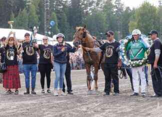 Antti Ojanperä utsedd till årets tränare vid Ravigaalassa: V.G. Voitto årets häst antti-ojanper-utsedd-till-rets-trnare-vid-ravigaalassa-vg-voitto-rets-hst