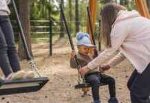 Varhaiskasvatusesite Lohjalla: Kolmikielinen julkaisu apuna perheille varhaiskasvatusesite-lohjalla-kolmikielinen-julkaisu-apuna-perheille