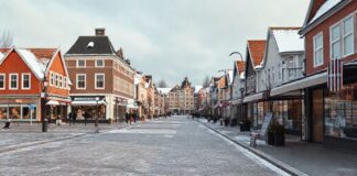 Espoon kaupungin kehityksen suuntaa selitävä katsaus.