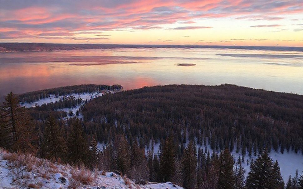 Espanjan kulttuuria Suomeen: Espoon teatterin uudet tarinoat. 1 Mitä tarinoita Espoon teatterilla on tarjolla?