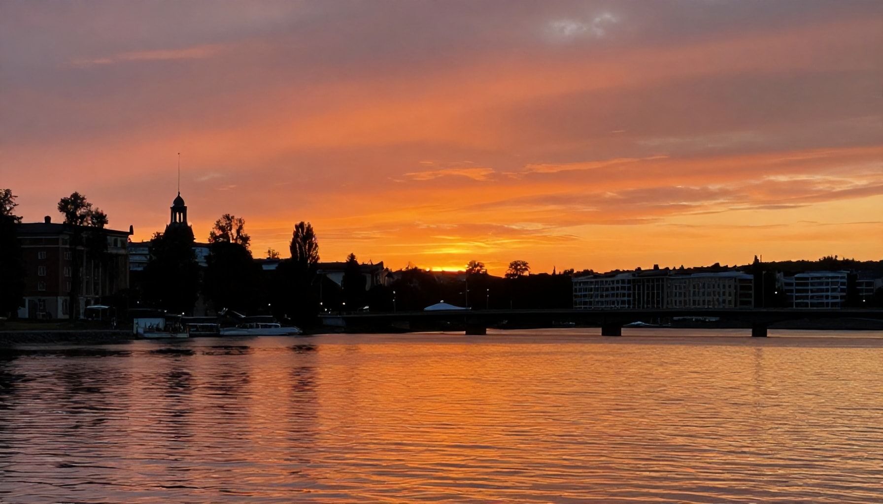 Auringonlaskun jälkeen: mitä tehdä Espoossa illan tullen