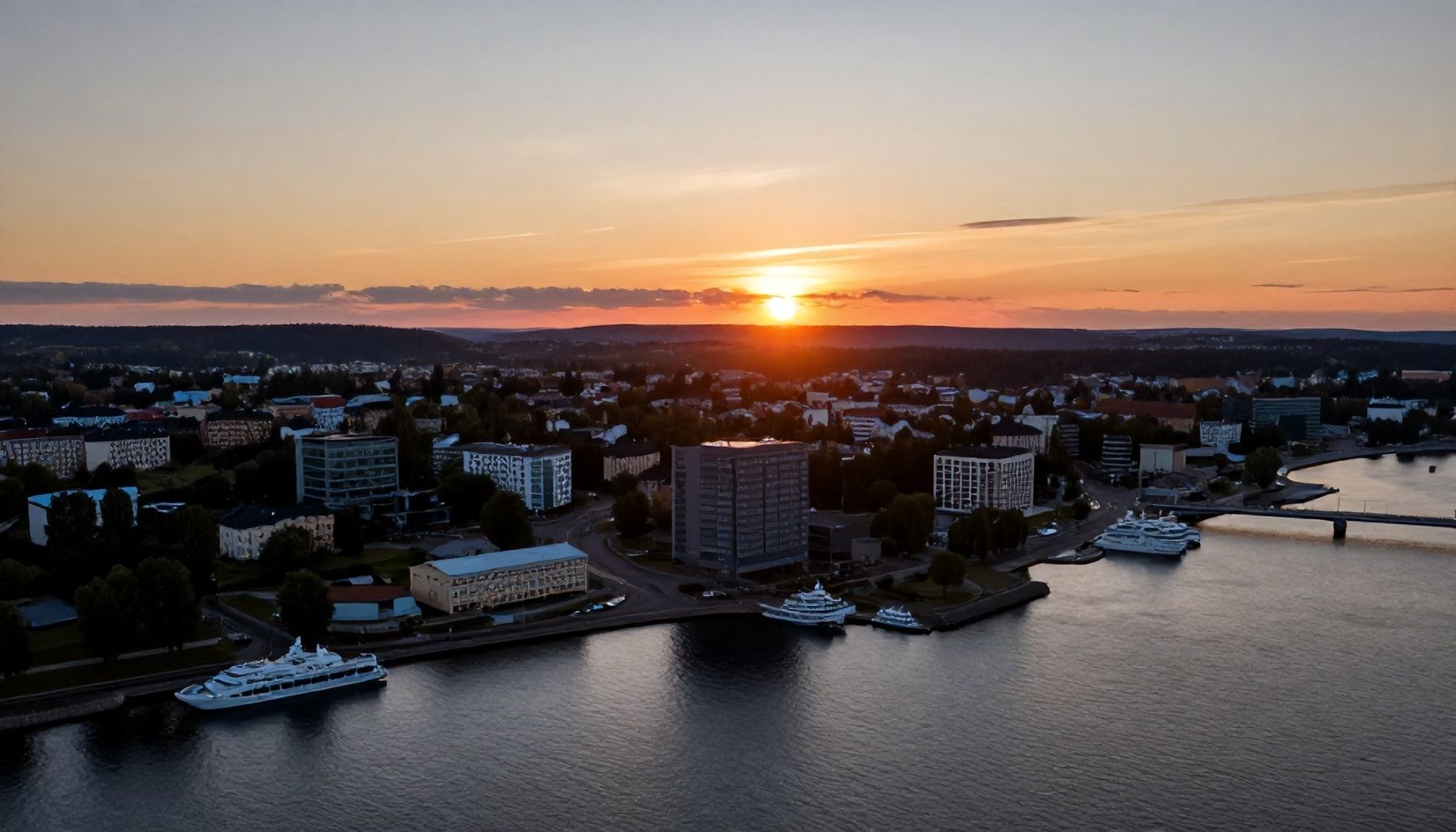 Kahden tunnin parhaat paikat Espoon auringonlaskun ihailemiseen