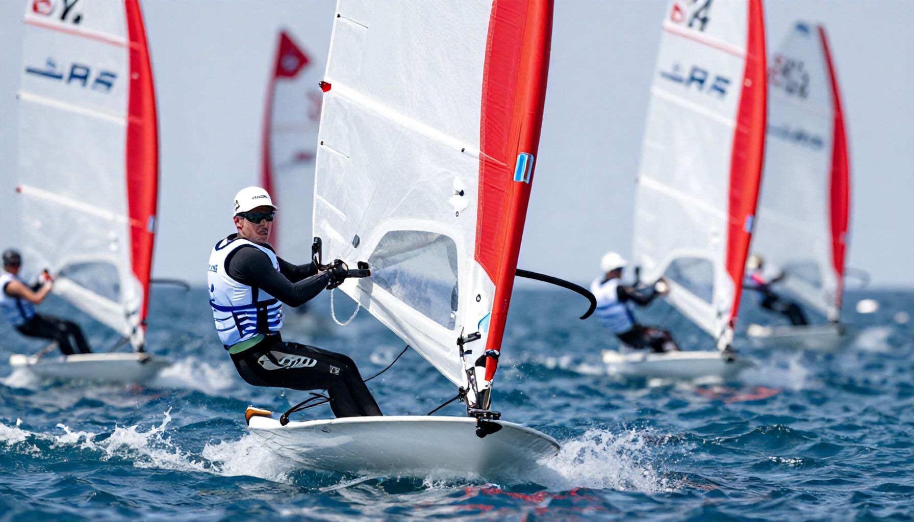 Kuinka Espoon Pursiseura EPS ry tukee kilpapurjehtijoita