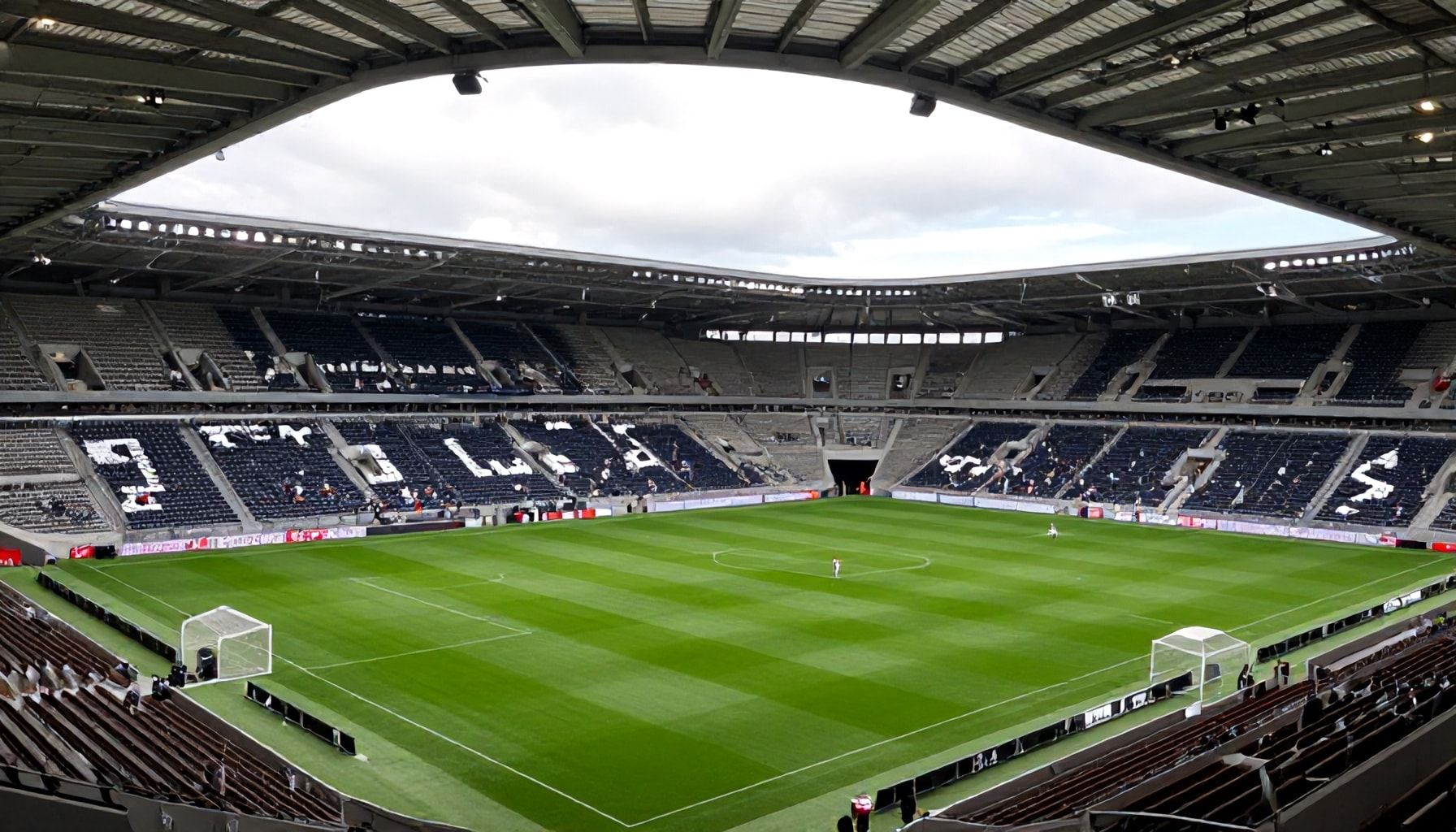 Miksi Espoon jalkapalloareena on paikallisten urheilijoiden suosikki