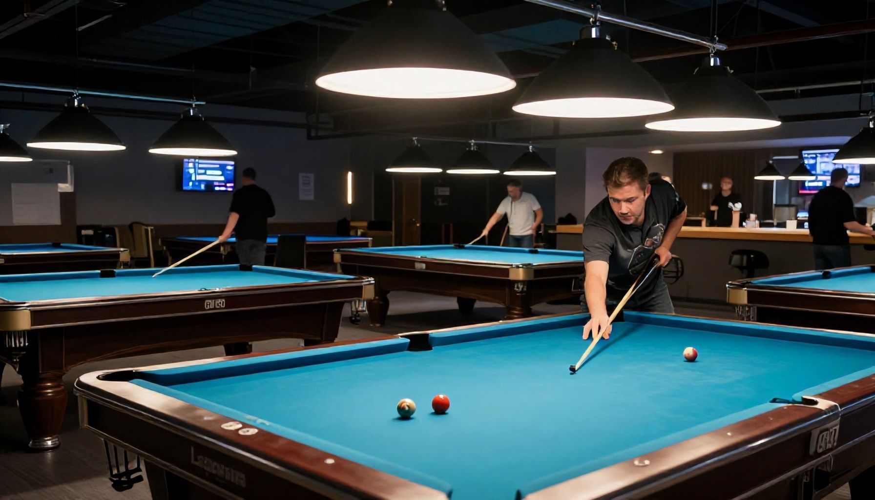 Miksi tämä biljardisali on suosittu paikka sekä aloittelijoille että ammattilaisille – kokemusten perusteella