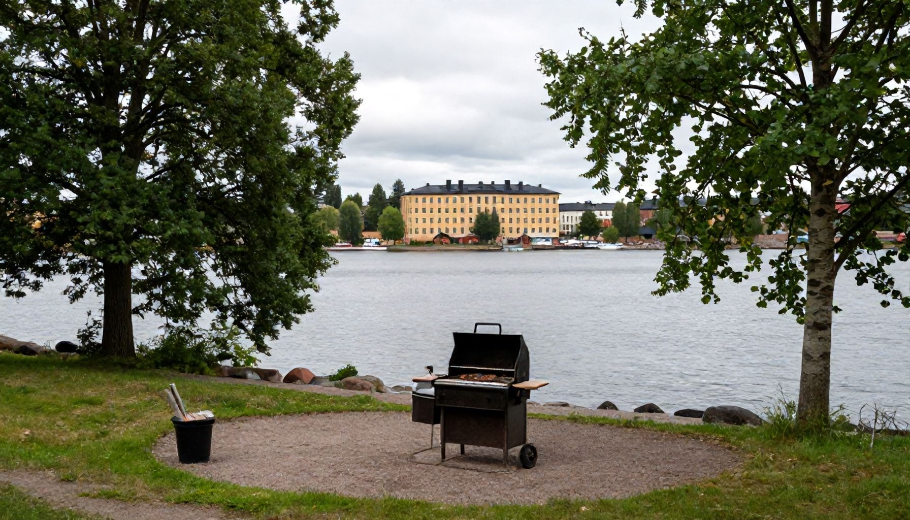 Espoonkartanon salaiset rannat, joissa grillaaminen onnistuu ilman jonotusta