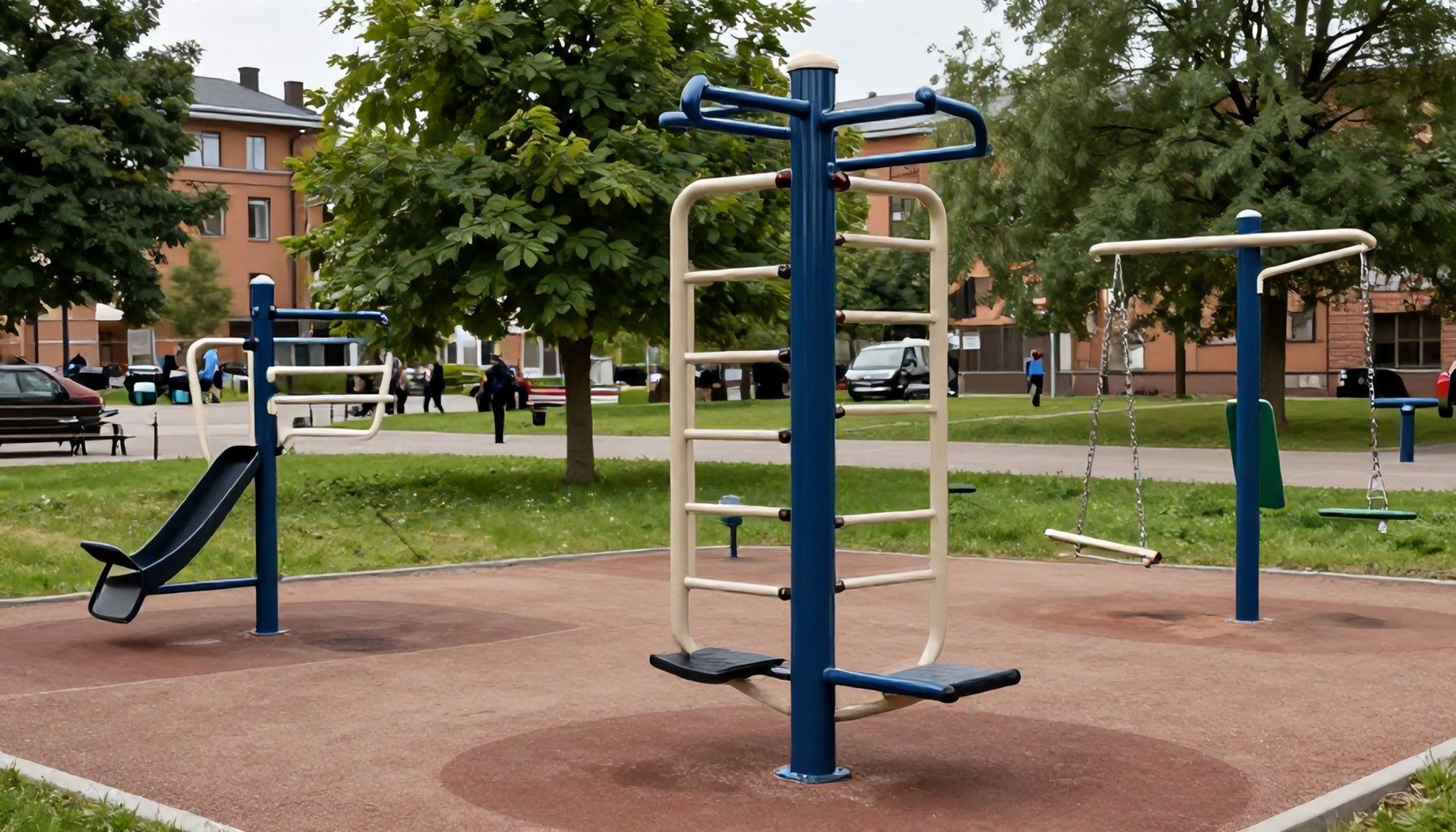 Leikkipuistot treenikäyttöön – 3 Tapiolan aluetta, joissa lasten leikkivälineet muuttuvat aikuisen kuntopiireiksi