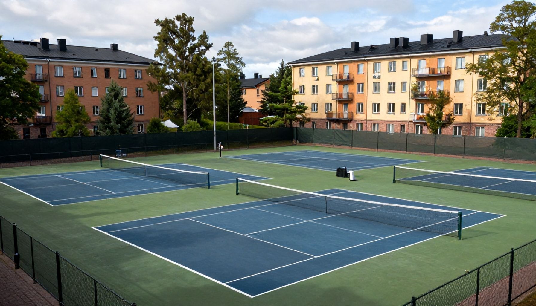 Niittykummun piilotetut helmiarvot: 3 huippuluokan tenniskenttää, joista paikalliset eivät kerro
