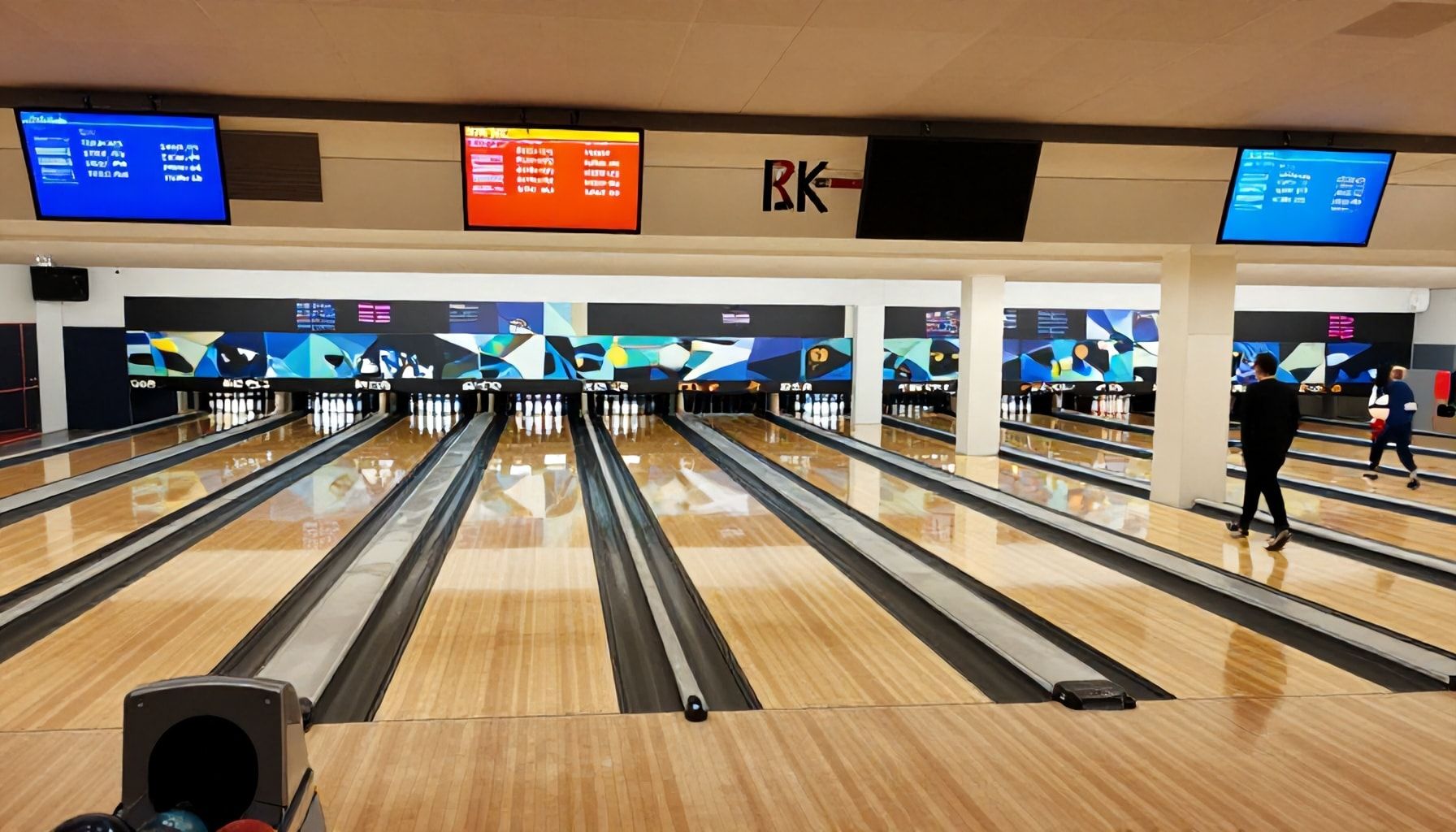 Viime hetken varaukset ja walk-in-keilaaminen* Espoossa: Missä pääset pelaamaan ilman ennakkoilmoitusta (ja mitä se maksaa)?